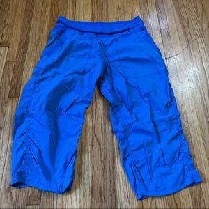 LULULEMON Sz 10 Blue Dance Studio Unlined Crop Capri Pants Stripe Baggy.